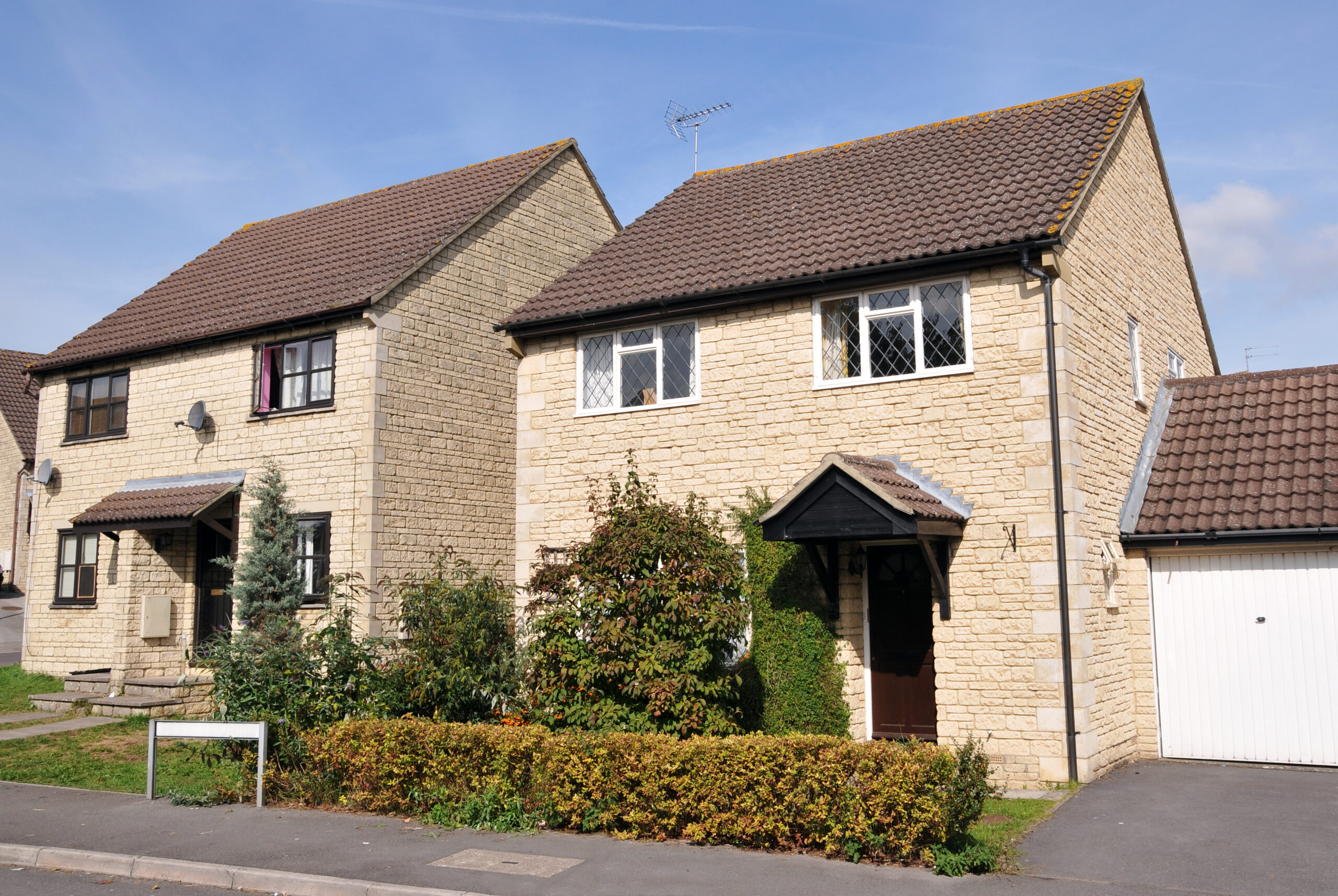 Houses,on,a,typical,english,residential,estate
